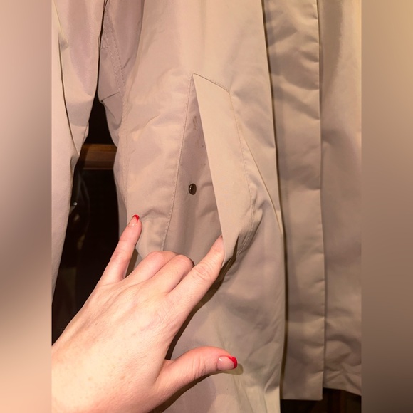 Athleta RAINOUT SUTRO LONG TRENCH Tan Size Large - Picture 8 of 16